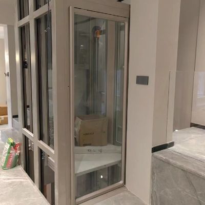 Anpassungsfähige Traktionslifte für Zuhause mit Sicherheitssensoren und automatischen Türen
