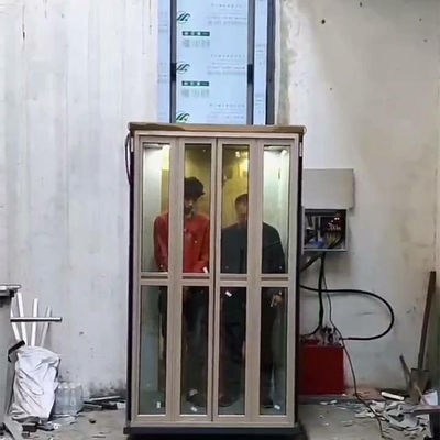 Kompakter Außenlift für Villen.